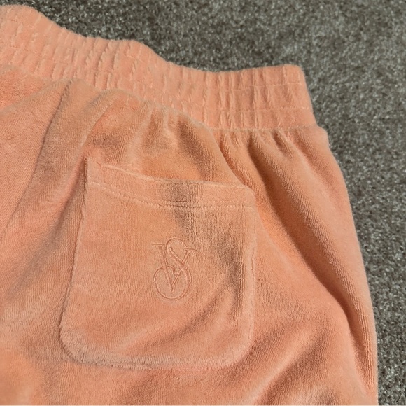 Victoria’s Secret On Point Peach Terrycloth Shorts Women’s Size Small Loungewear - Picture 9 of 11